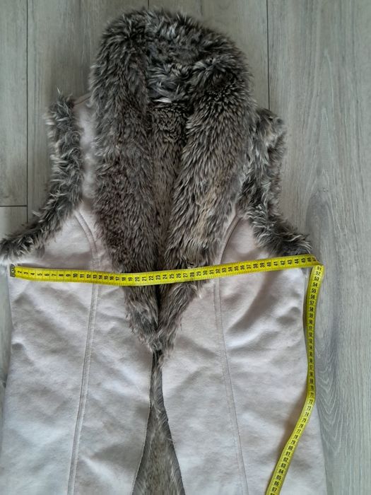 Дамски дрехи-блузи, пола, елек