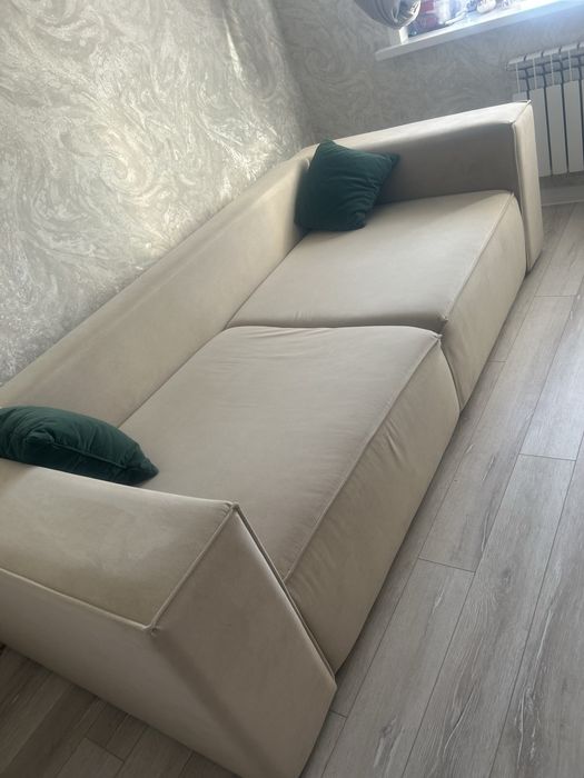 Продаю диван в отличном состояние