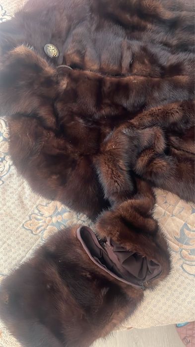 Норковая шуба продается