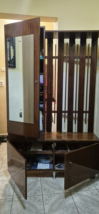 Mobilier hol din lemn – cuier, oglindă și pantofar