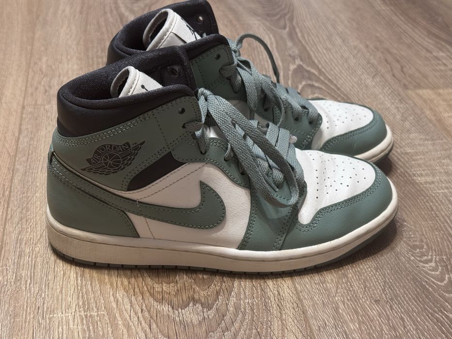Jordan 1 Jade Smoke Marimea 37.5