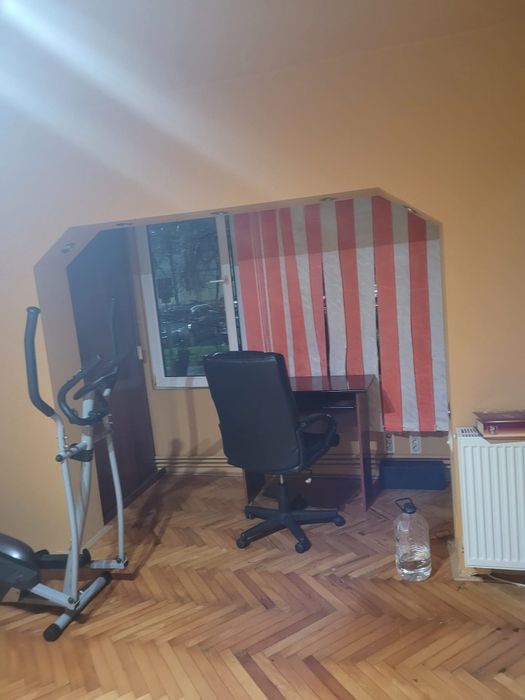 Închiriere apartament 3 camere