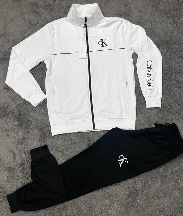 Treninguri Unisex! Toate mărimile disponibile!