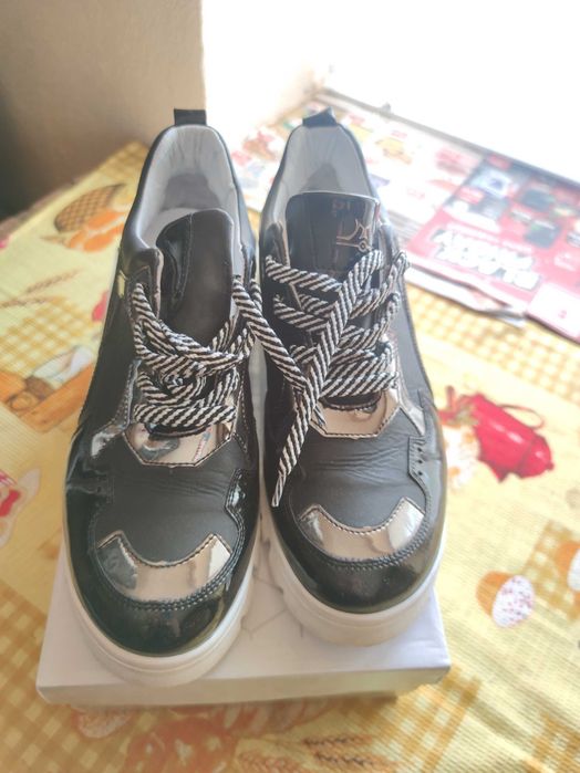 Дамски обувки от естествена кожа