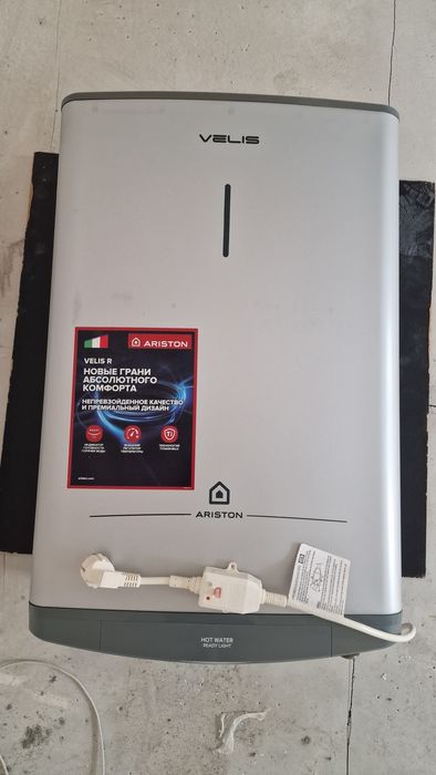 Продам водонагреватель Ariston ABS VLS PRO R50