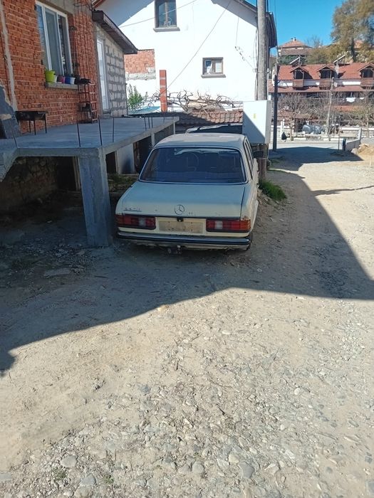 Мерцедес 123 на части