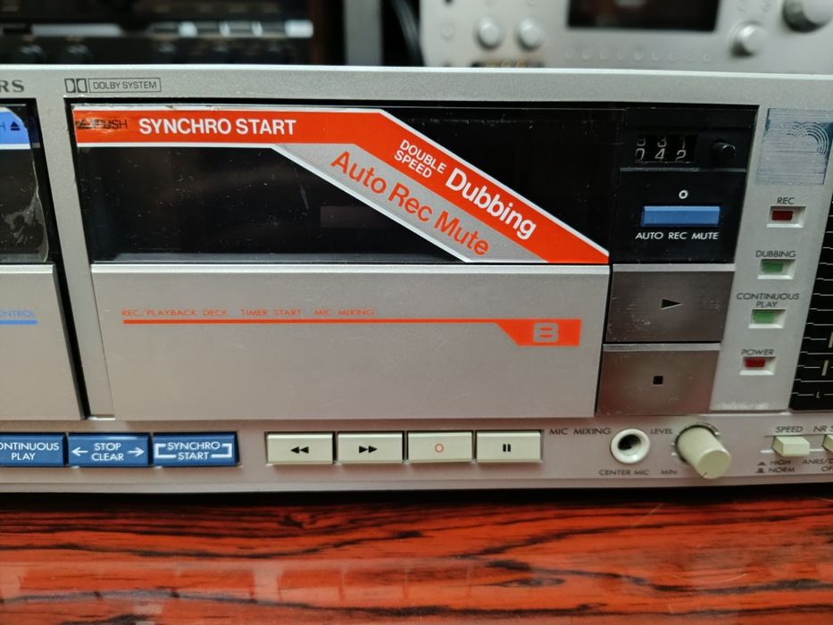 Двухкасетнпя дека JVC KD-W5E