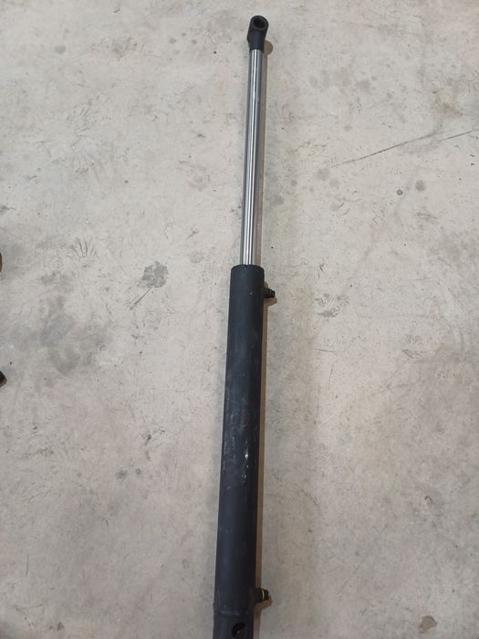 Cilindri hidraulici noi