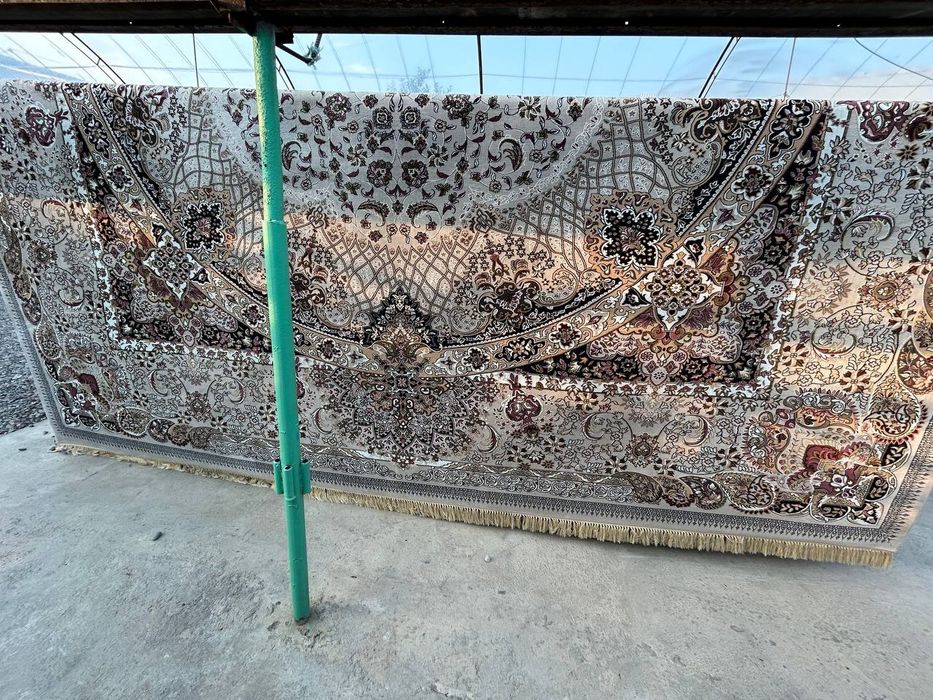 Gilam sotiladi 7x5 razmer