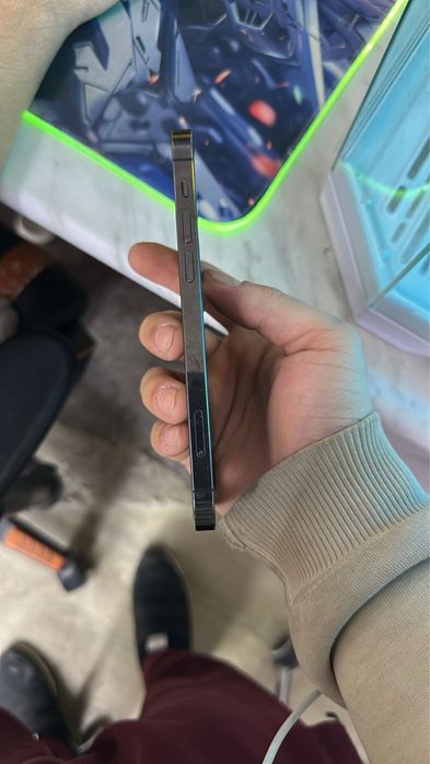 Айфон 12 про в отличном состояние