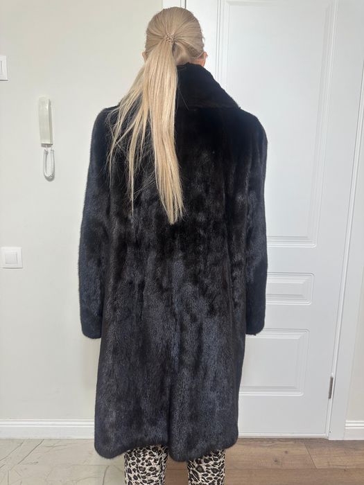 Продам норковую шубу