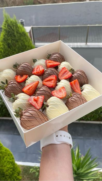 Клубника в шоколаде Алматы