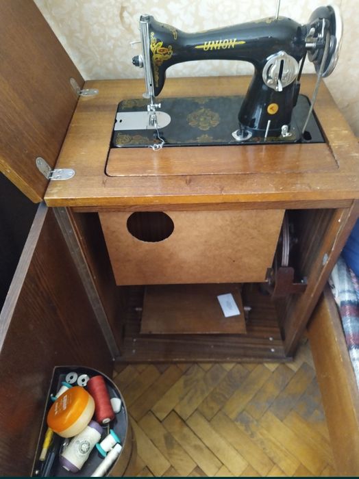 Руска шевна машина - шкаф Union