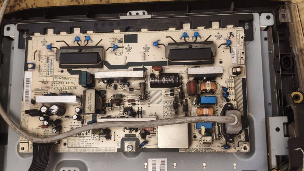 Телевизор Samsung LE26B450C4WXCS на запчасти