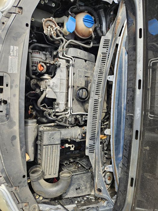 На части VW Tauran Фолксваген тауран 2.0 TDi 2004