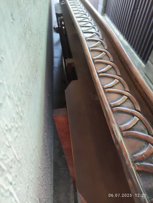 Гостиный стол дерево