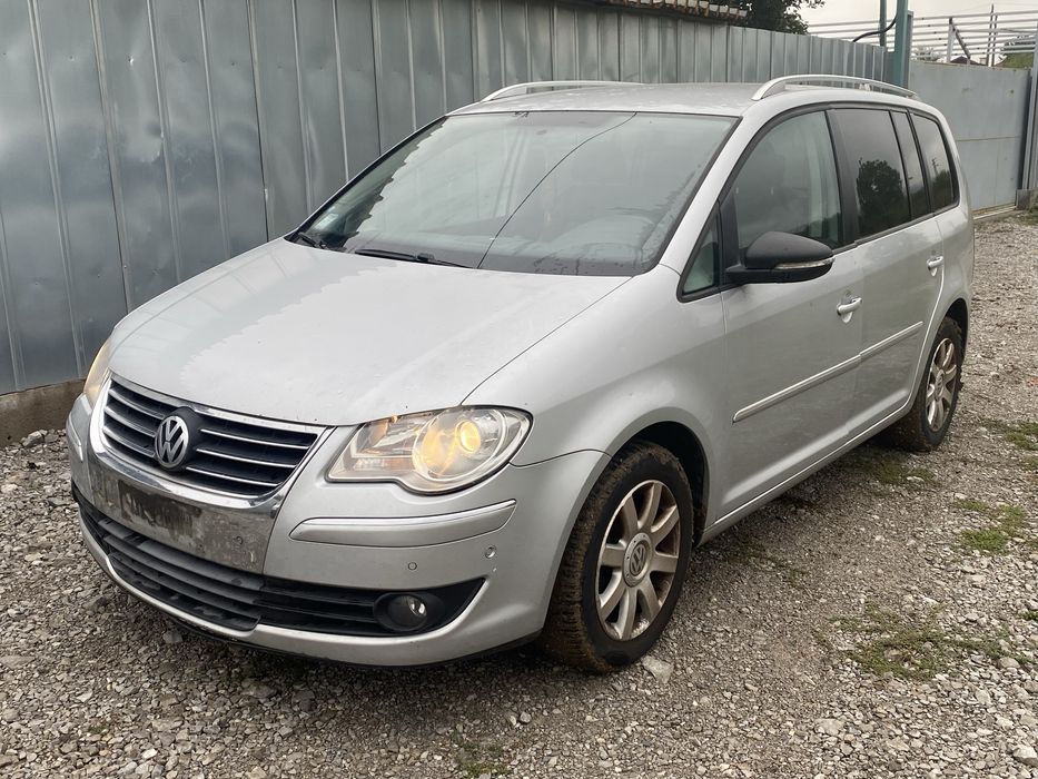 VW Touran 2.0TDI 140 к.с Facelift на ЧАСТИ