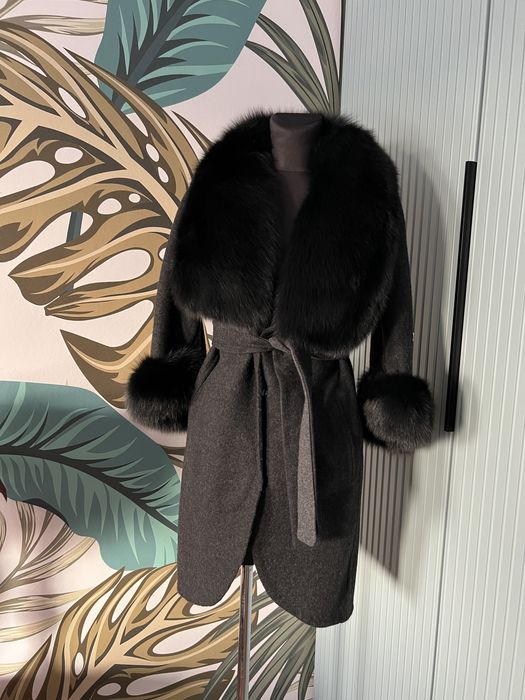 Palton Alpaca cu guler si maneci din blana de vulpe  , marimea S