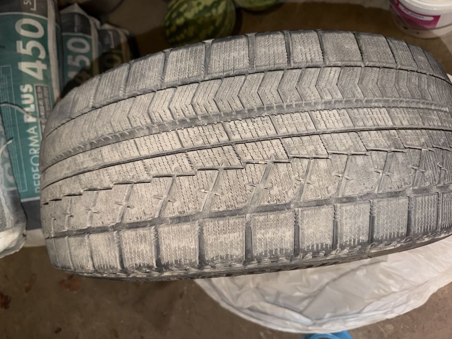 Bridgestone Blizzak Ice 245/45 R19