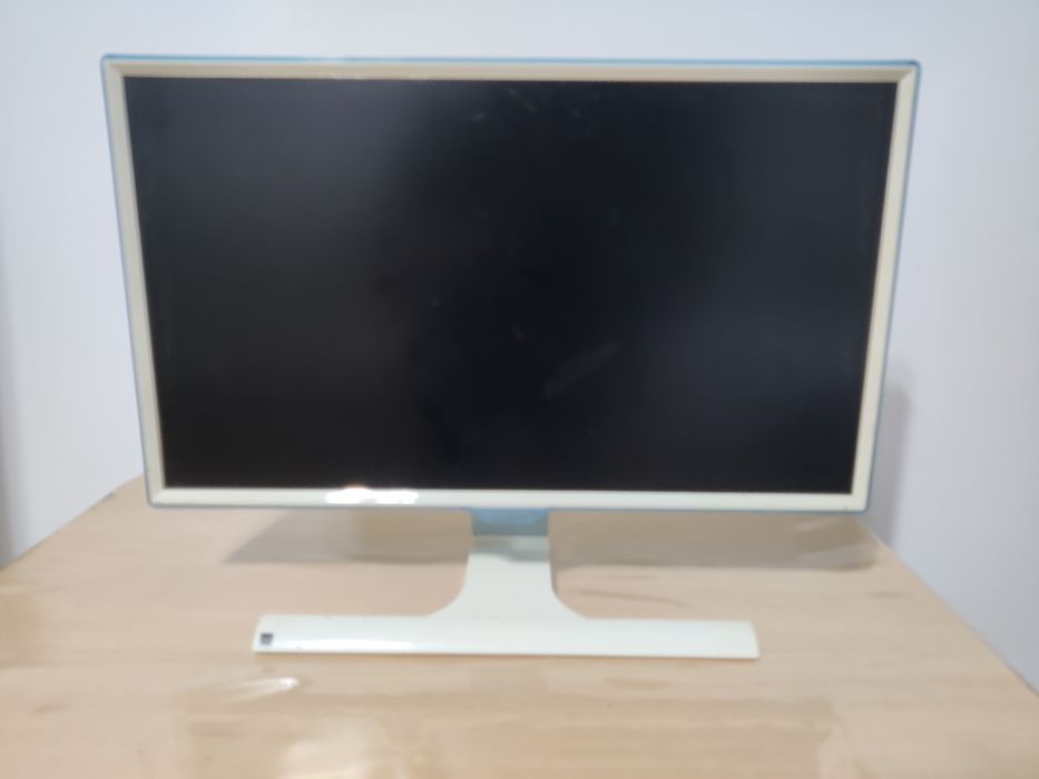 Монитор Samsung 24"