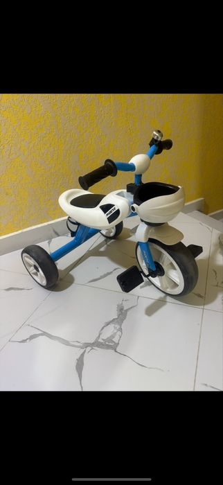 Трехколесный велосипед
