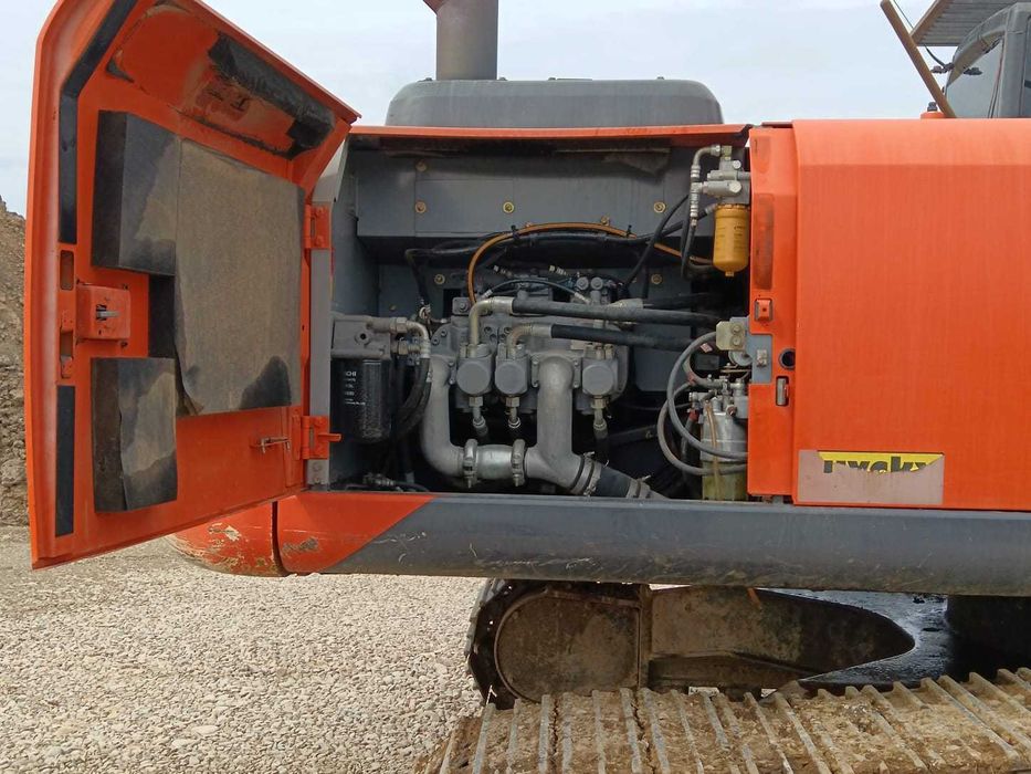 VAND excavator pe senile Hitachi ZX250LC