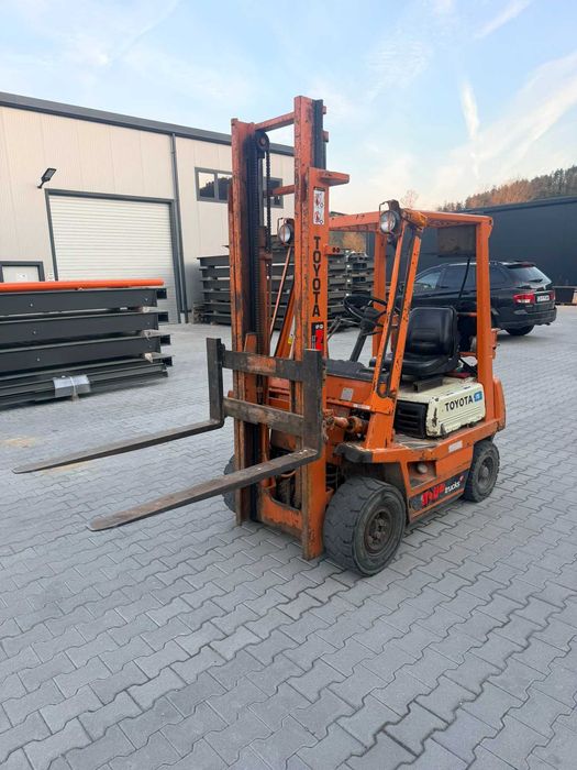 Продавам мотокар