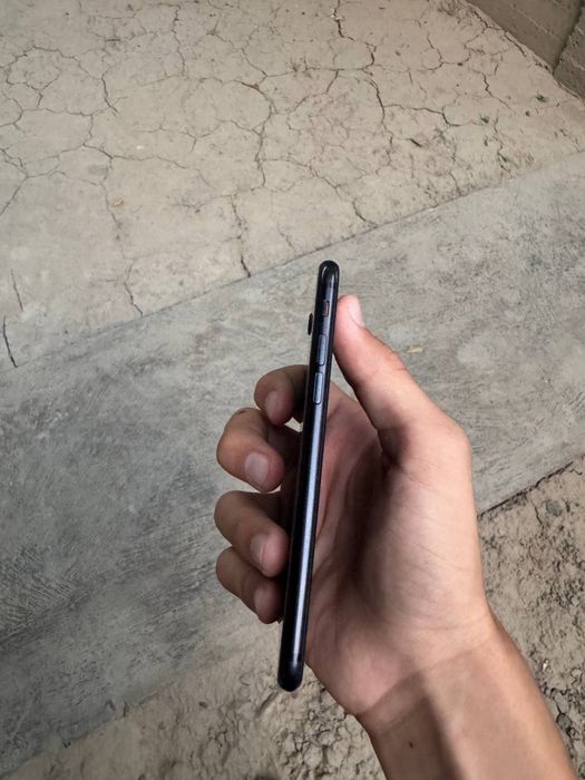 iPhone SE 2020 sotiladi !!