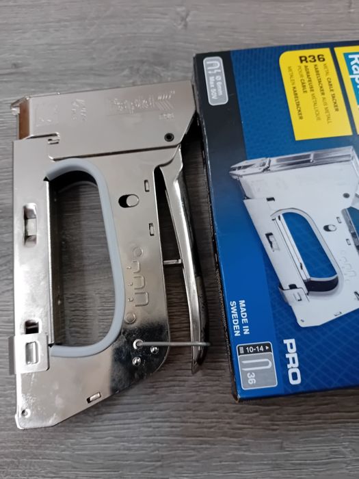 Capsator profesional  pentru cabluri RAPID R 36