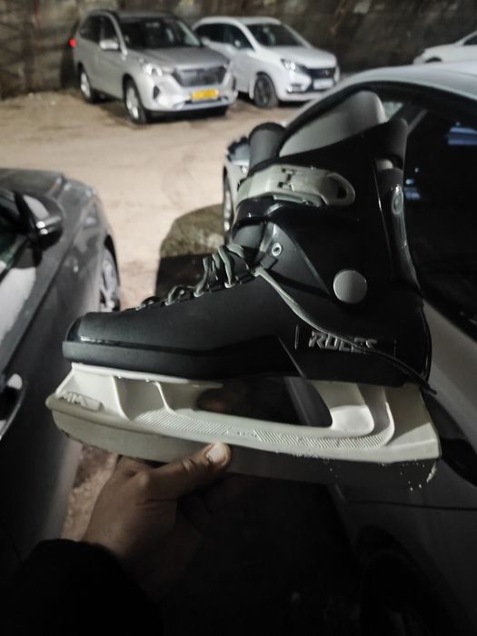 Коньки хоккейные