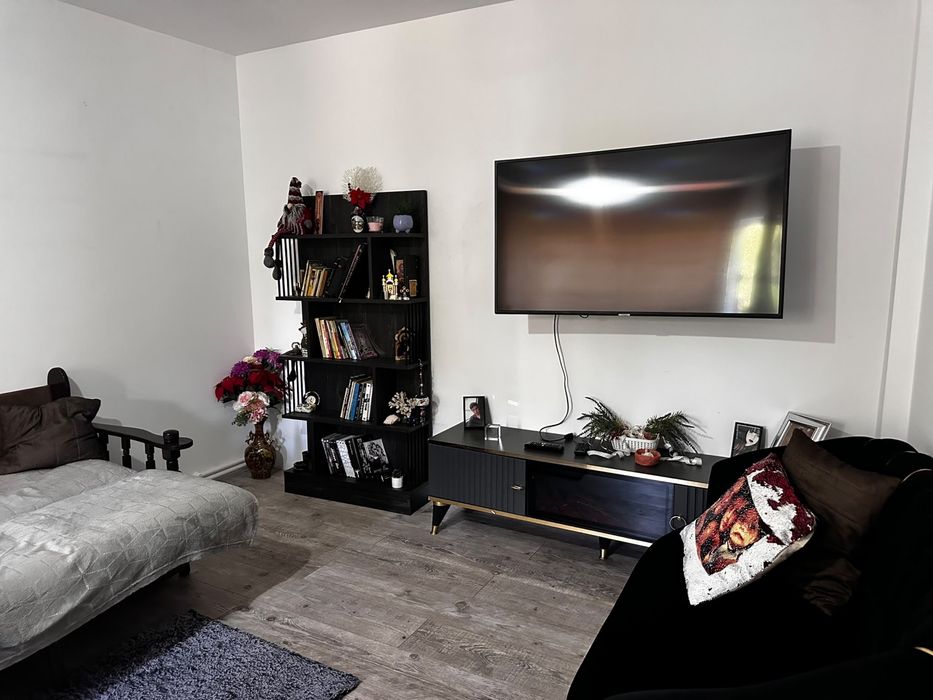 Casă de vânzare în Frumușani, 4 camere, 2100 mp teren
