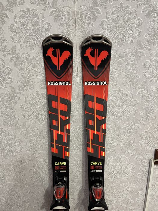Schiuri 157 cm rossignol hero carve  c 11 skiuri