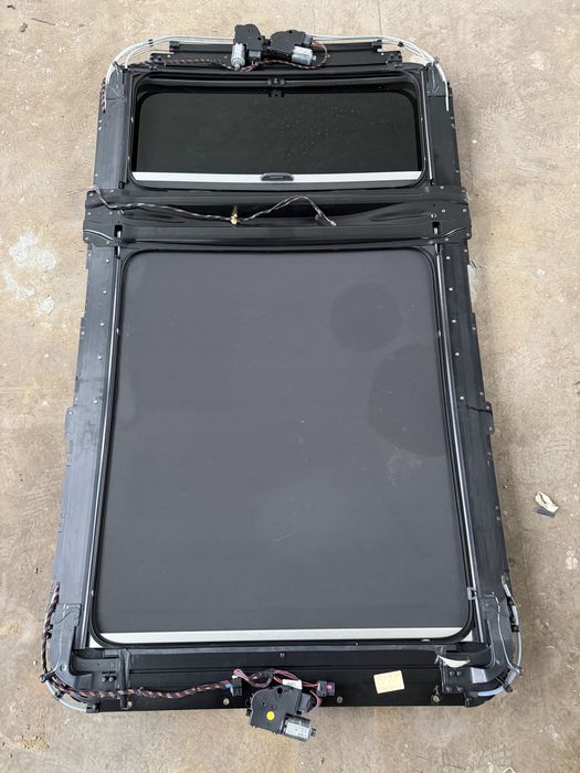 Audi Q7 4l Ауди Кю7 Панорамен прозорец