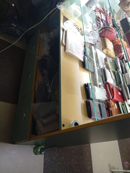 Продам витрину с подсветкой