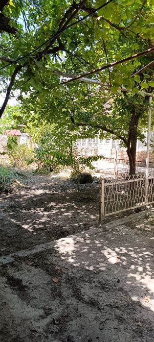 11-соток Узбекистанская срочно продаётся дом.