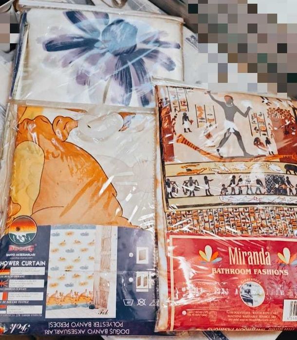 Коврики, шторки, штанга телескопическая, набор стаканов для ванны