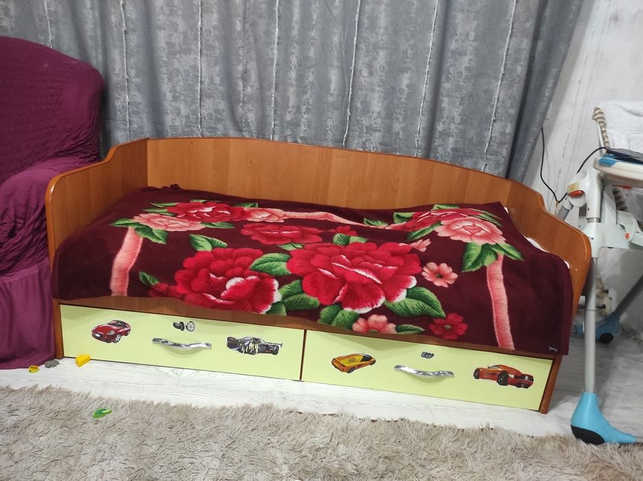 Отдам подростковую кровать