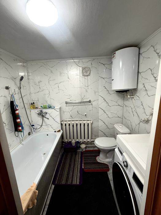 Продается полдома в хорошем районе!