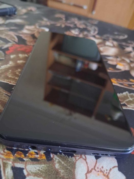 Продавам Moto G35 5G