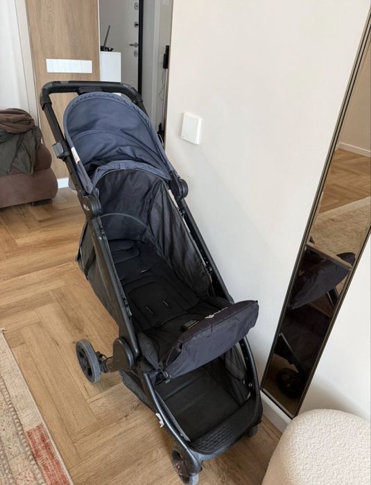 Коляска прогулочная