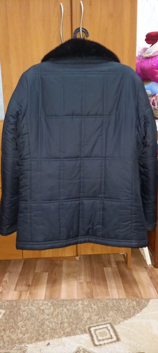 Куртка сатылады.