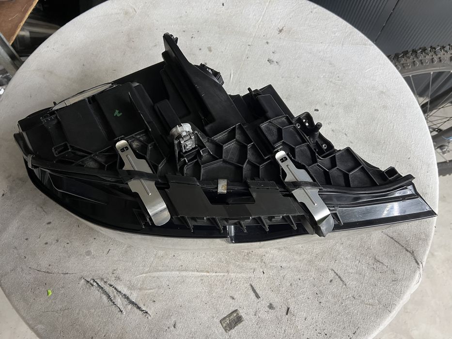 Vand far stanga laser bmw seria 3 G20 G21