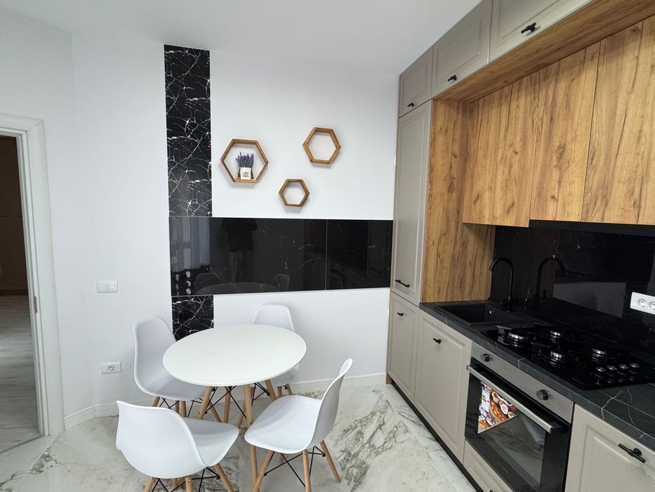 București sector 6 ,metrou Păcii .Loc de parcare inclus