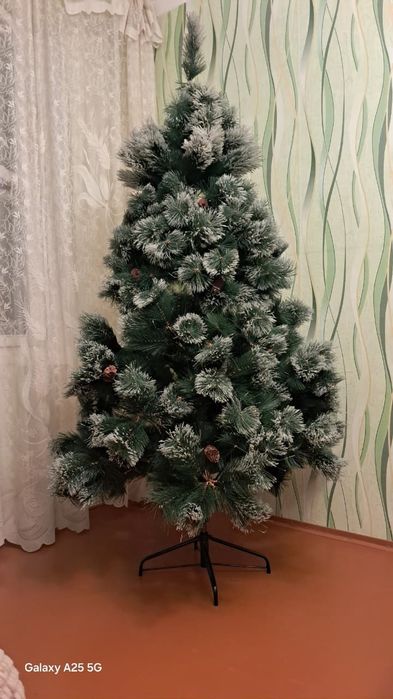 Продаётся ёлка два метра