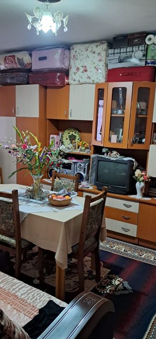 Vand ap.2 camere decomandat Visoi