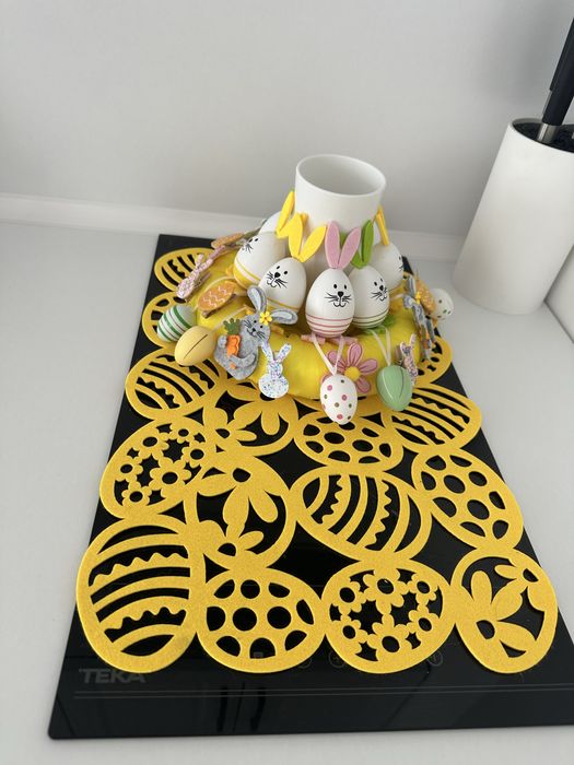 Декор, чинии на Великден