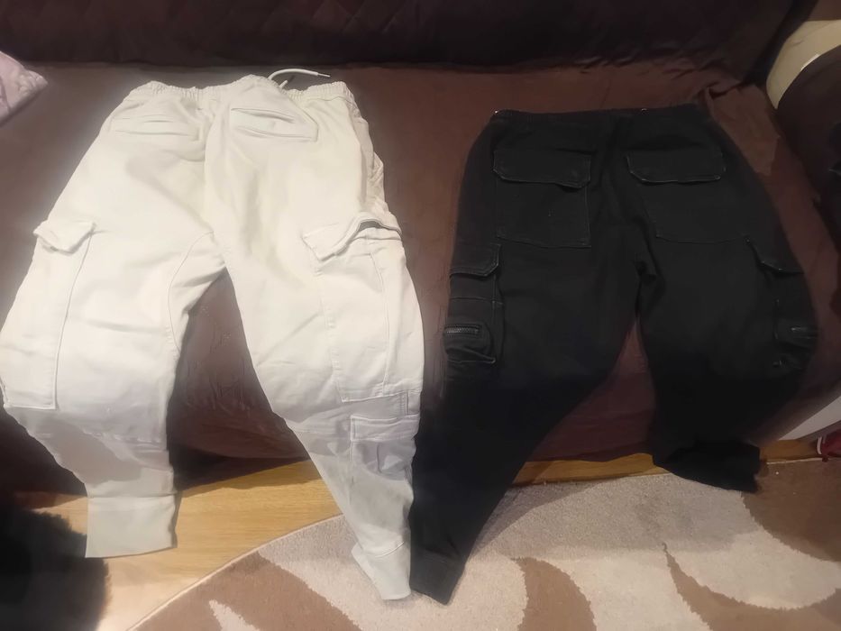 2pantaloni cu buzunare si 2 blugi  13-14 ani