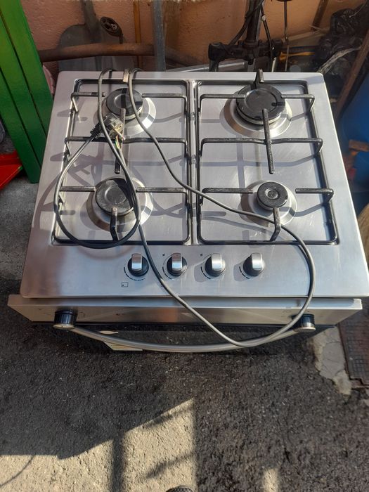Vand cuptor electric cu plita pe caz
