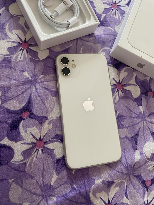 Iphone 11 liber de retea  alb