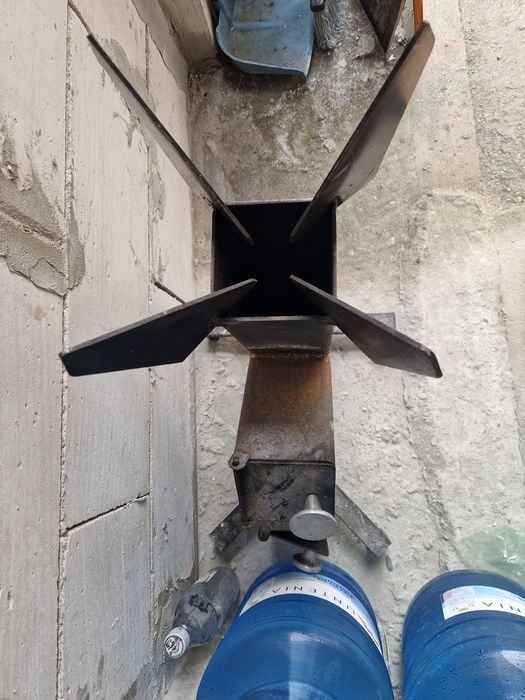 Soba Rachetă pe lemne